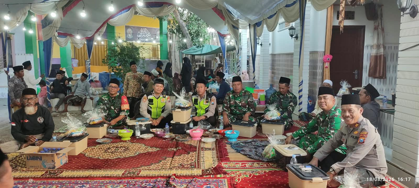 Hadir di Peringatan Maulid Nabi, Kapolsek Torjun Ingatkan Warga: “Jangan Lupa Sholat Agar Tidak Melarat”