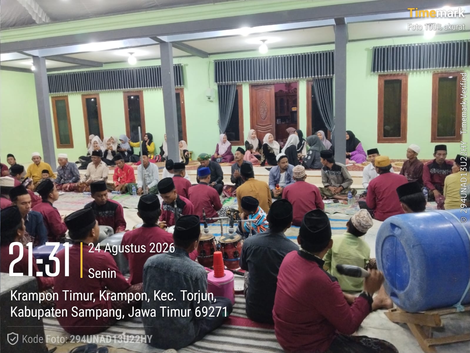 Warga Krampon Sampang Kompak Bersholawat Peringati Maulid Nabi Muhammad SAW di Kediaman Aba Misdin